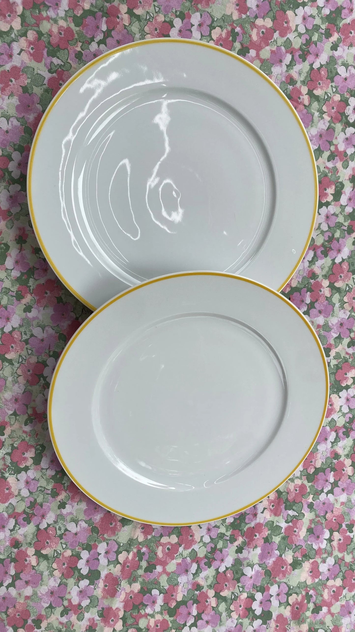 yellow france plates